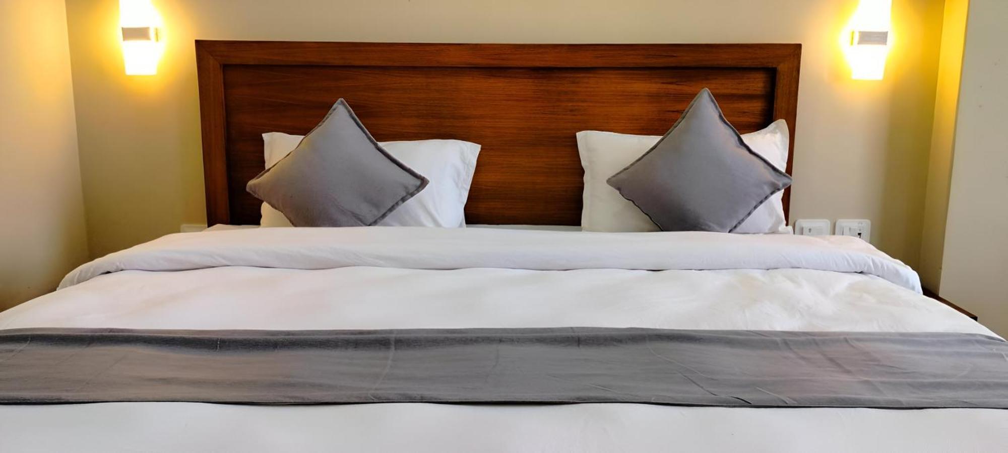 Hotel Gulmohar Bharatpur  Bagian luar foto